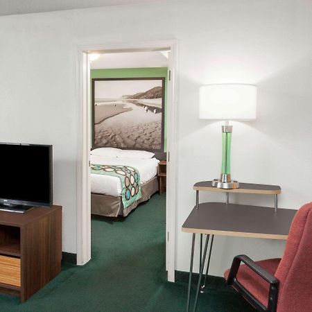 Super 8 By Wyndham Stevensville St Joseph Kültér fotó